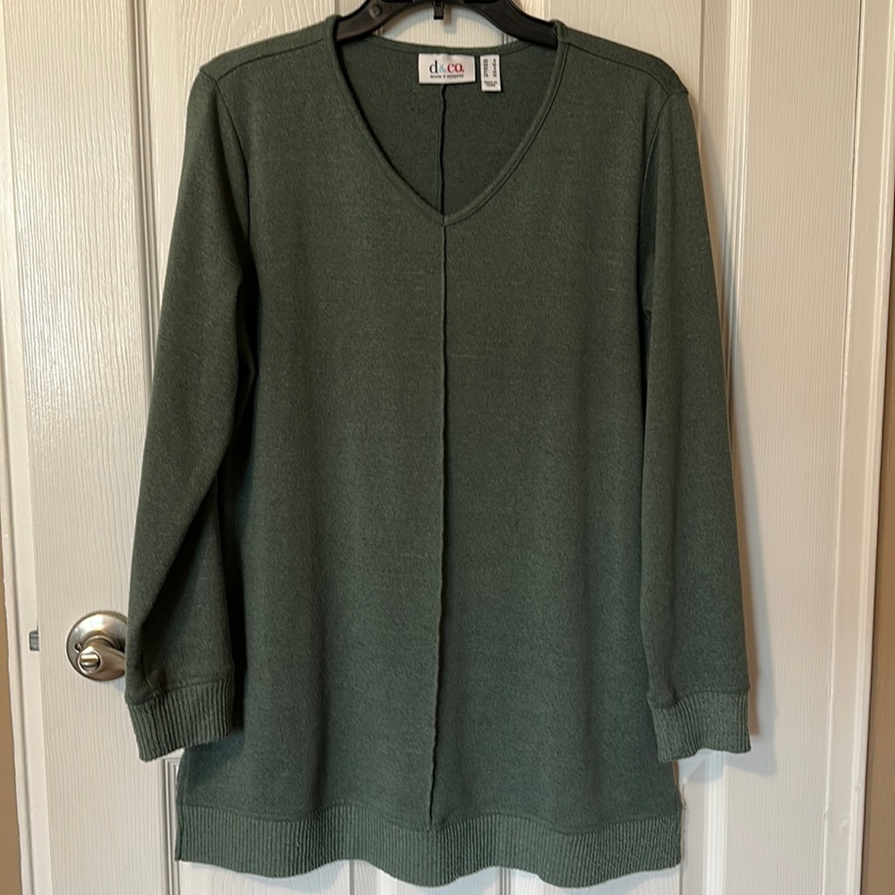 Women’s long sleeve sweater